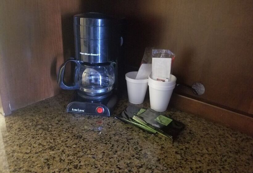 ホテル Americas Best Value Inn Kalispell