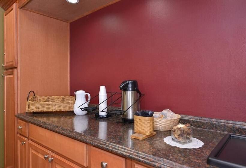 فندق Americas Best Value Inn & Suites Kansas City