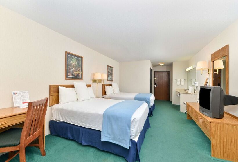 فندق Americas Best Value Inn Tahquamenon Country