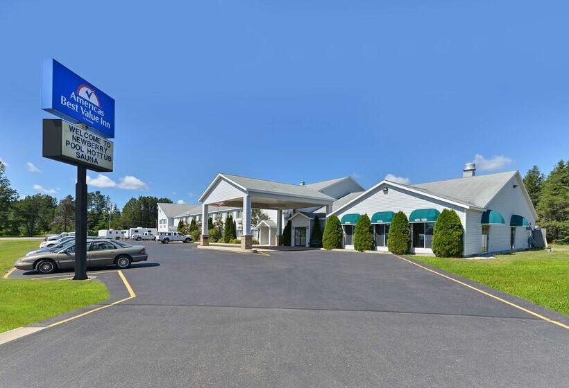 فندق Americas Best Value Inn Tahquamenon Country