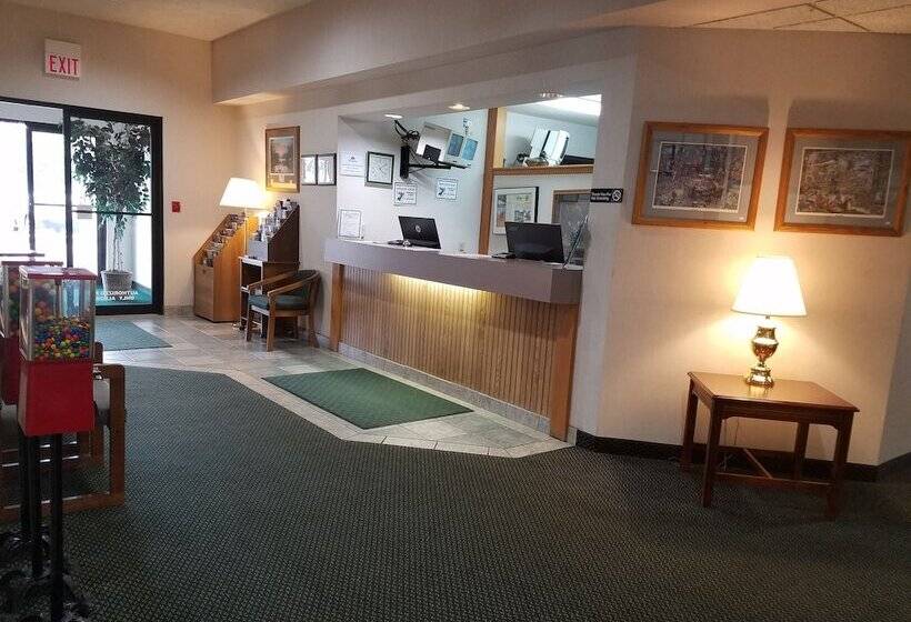 فندق Americas Best Value Inn Tahquamenon Country