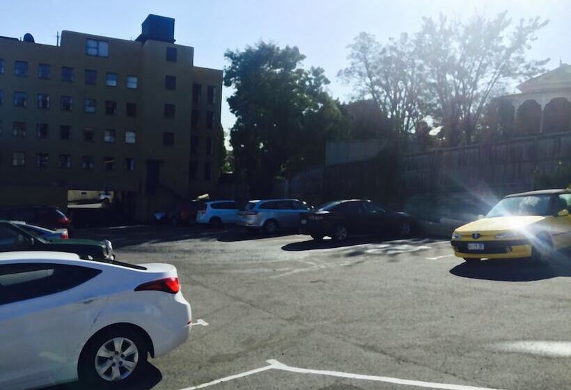 هتل Balmoral On York