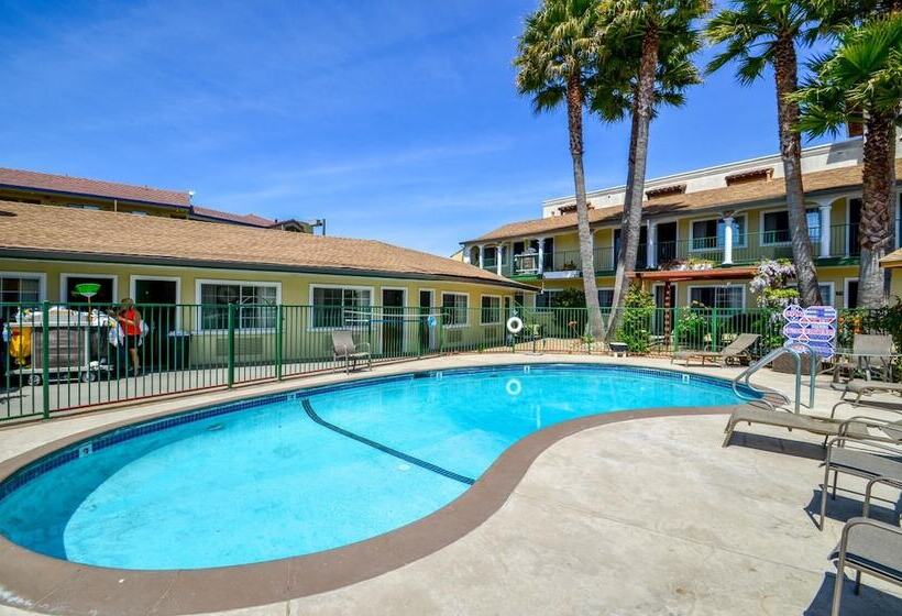 Отель Bay Front Inn