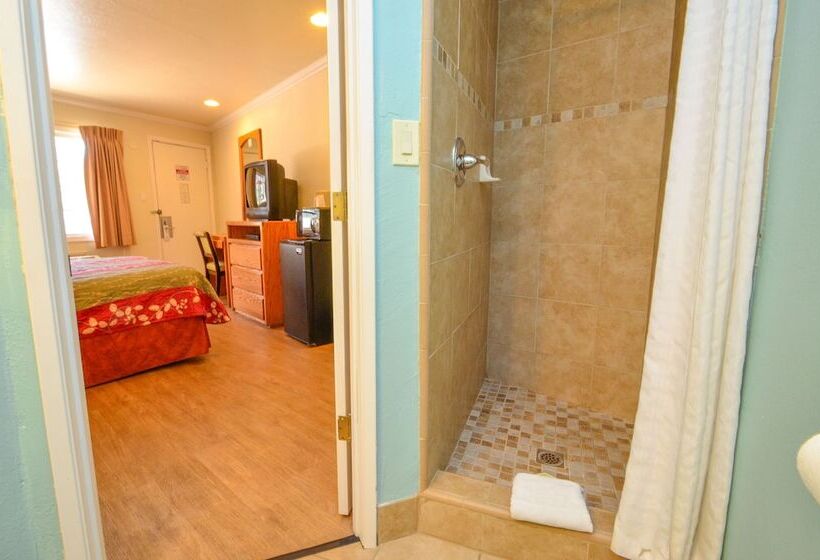 Отель Bay Front Inn