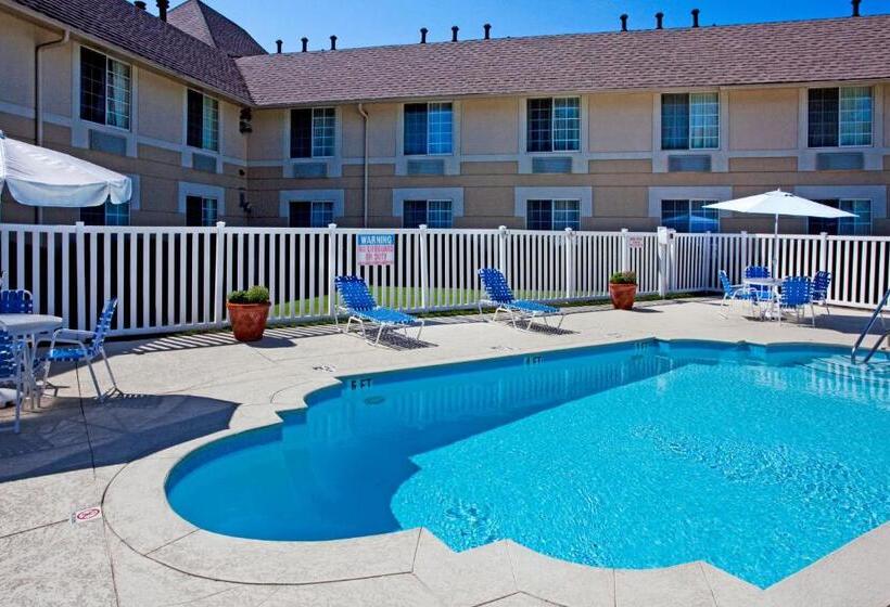 فندق Baymont Inn & Suites Braselton