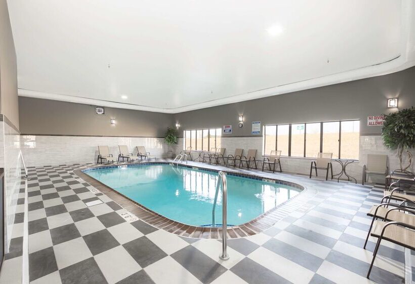 בית מלון כפרי Best Western Morton Inn