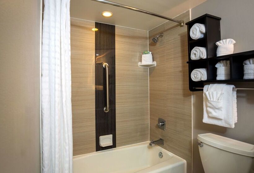 فندق Best Western Seaside Inn