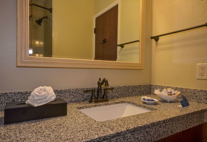 فندق Best Western The Inn & Suites Pacific Grove