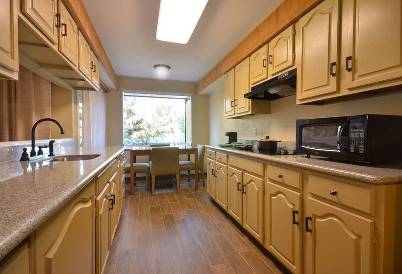 فندق Best Western The Inn & Suites Pacific Grove