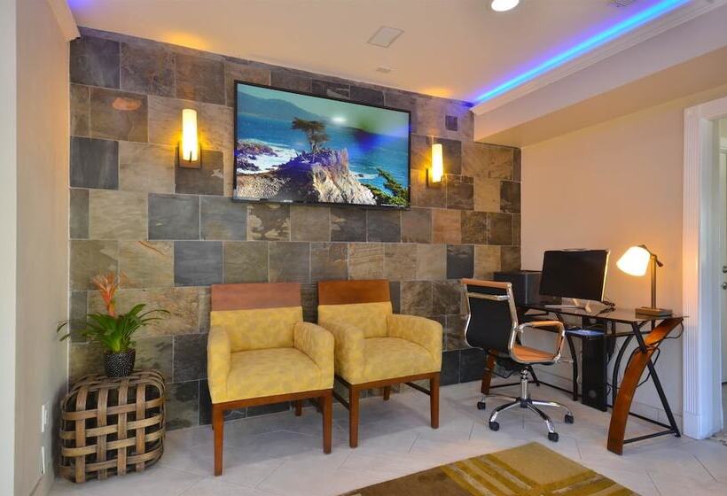 فندق Best Western The Inn & Suites Pacific Grove