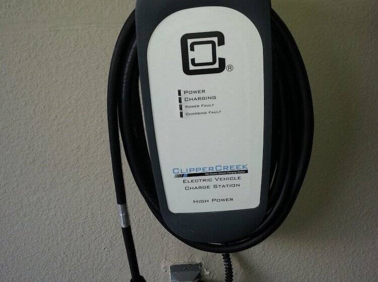 فندق Best Western The Inn & Suites Pacific Grove