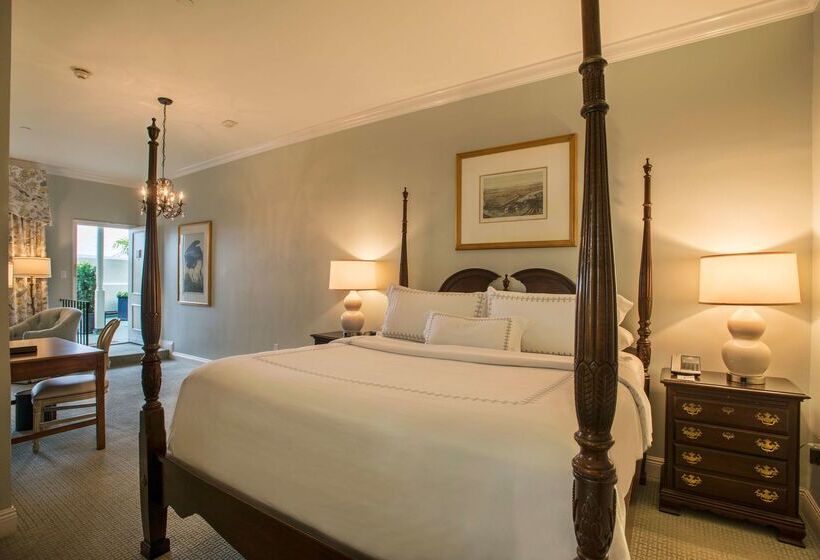 هتل Bienville House