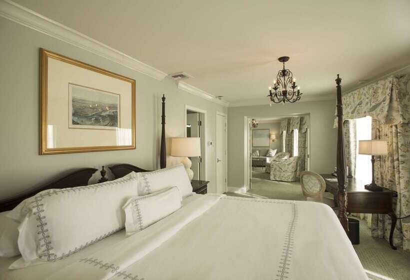 هتل Bienville House