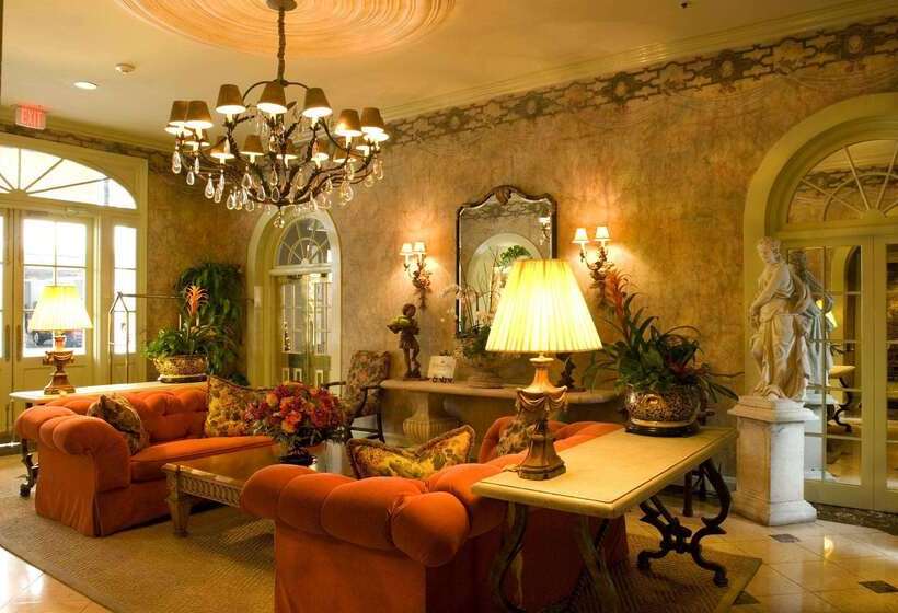 هتل Bienville House