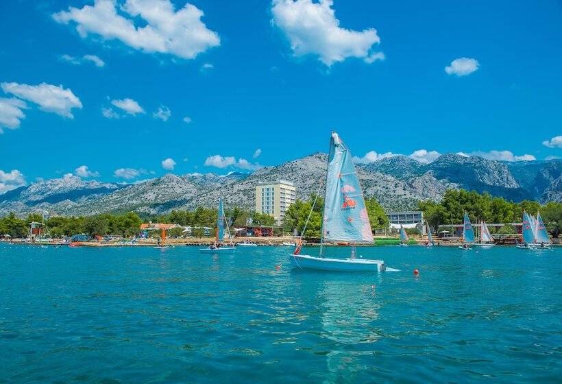 בית מלון כפרי Bluesun Holiday Village Alan