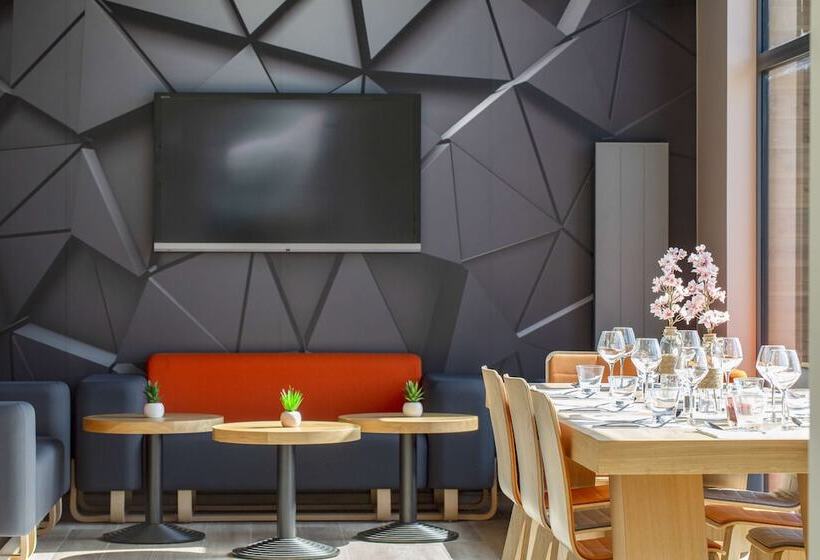 בית מלון כפרי Campanile Chartres