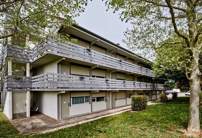 فندق Campanile Melun Sénart