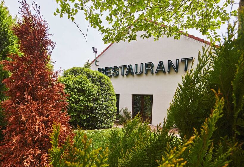 فندق Campanile Melun Sénart