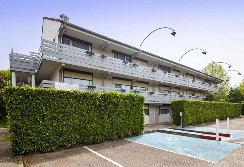 فندق Campanile Melun Sénart