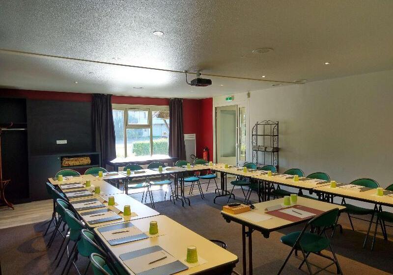 فندق Campanile Melun Sénart