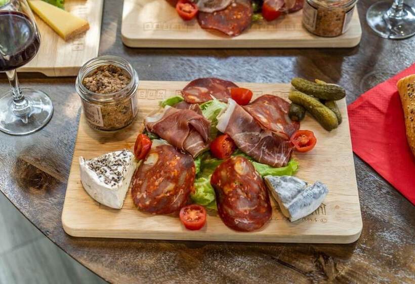 فندق Campanile Melun Sénart