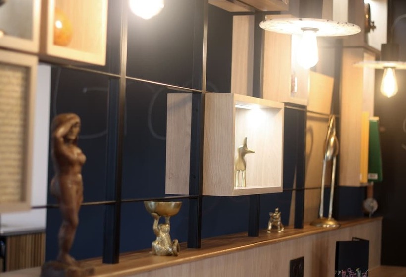 فندق Campanile Melun Sénart