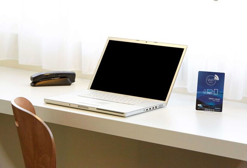 Отель Campanile Poitiers  Site Du Futuroscope