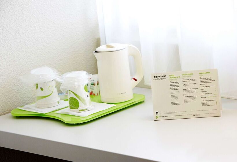 Отель Campanile Poitiers  Site Du Futuroscope