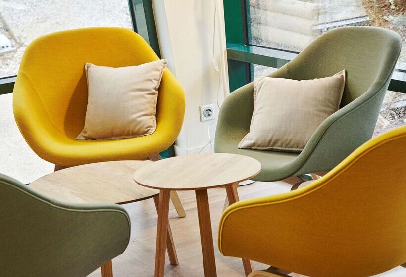 Отель Campanile Poitiers  Site Du Futuroscope