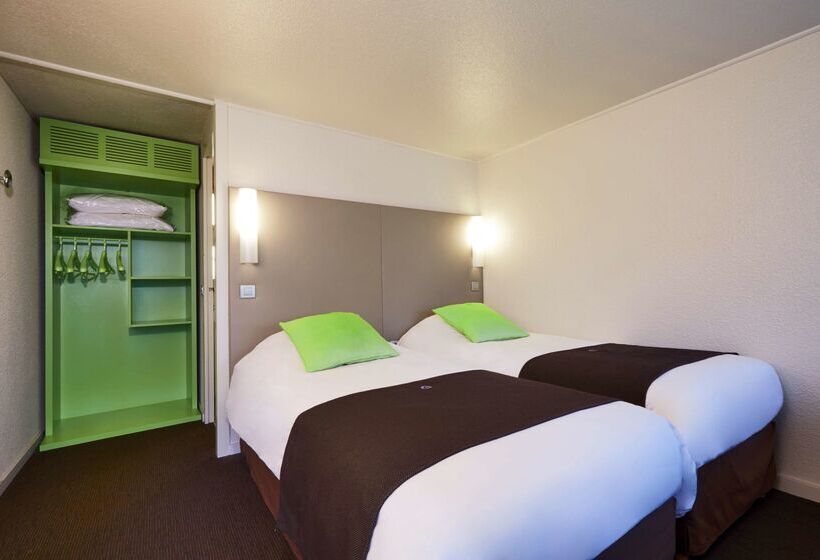 Отель Campanile Poitiers  Site Du Futuroscope