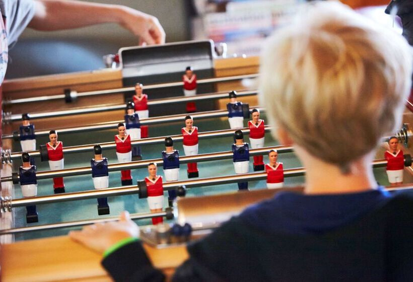 Отель Campanile Poitiers  Site Du Futuroscope