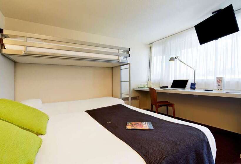 Отель Campanile Poitiers  Site Du Futuroscope