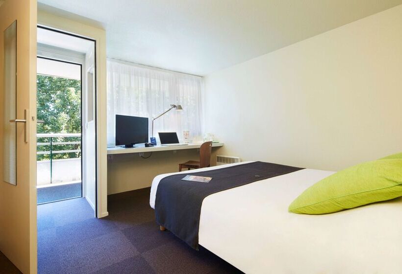 Отель Campanile Poitiers  Site Du Futuroscope