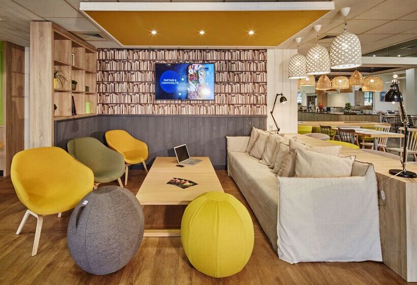 Отель Campanile Poitiers  Site Du Futuroscope