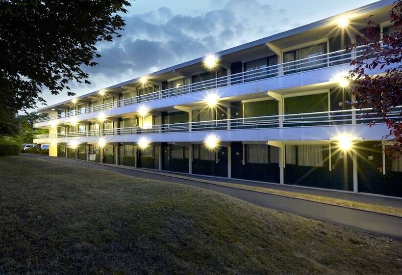 Отель Campanile Poitiers  Site Du Futuroscope