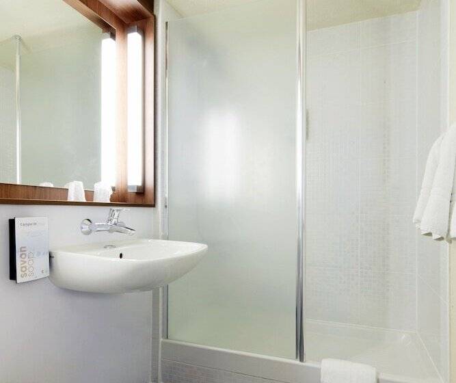 Отель Campanile Poitiers  Site Du Futuroscope