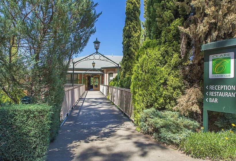 בית מלון כפרי Clare Country Club
