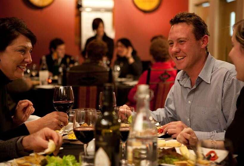 בית מלון כפרי Clare Country Club