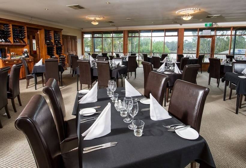 בית מלון כפרי Clare Country Club