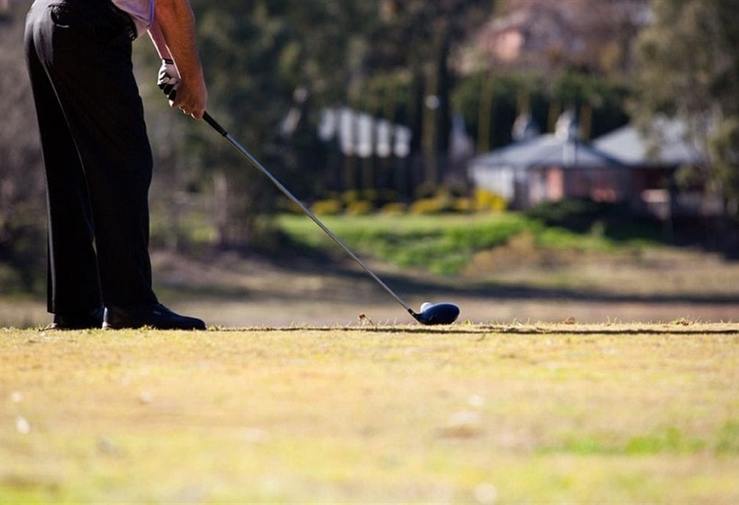 בית מלון כפרי Clare Country Club