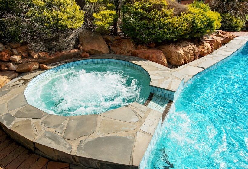 בית מלון כפרי Clare Country Club