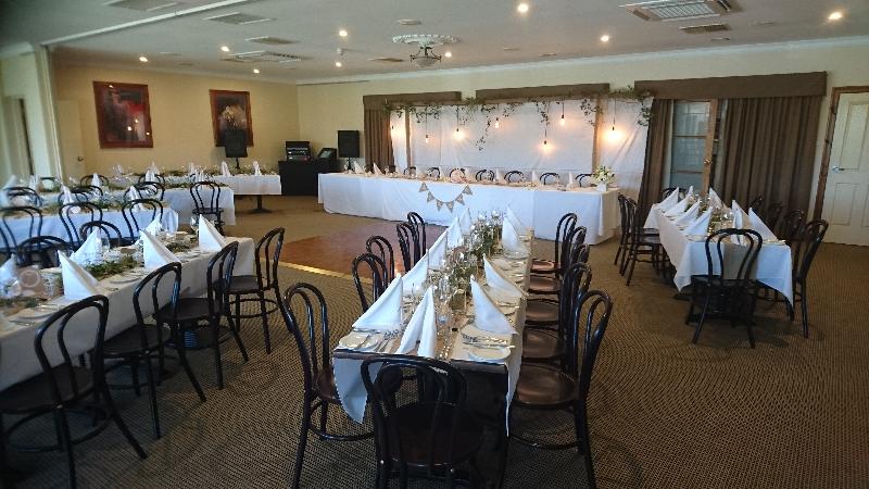 בית מלון כפרי Clare Country Club