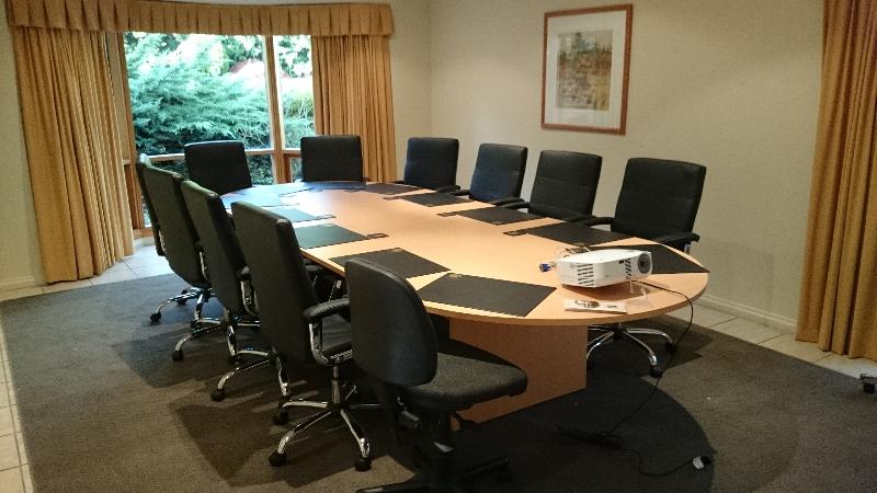 בית מלון כפרי Clare Country Club