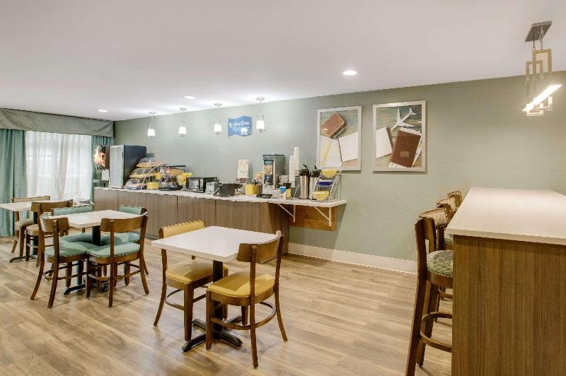 호텔 Clarion Pointe Atlanta Airport College Park