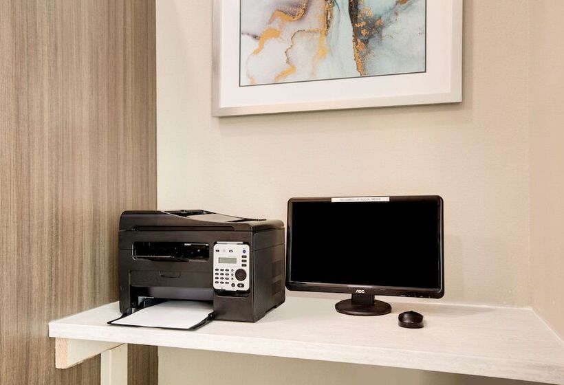 호텔 Clarion Pointe Atlanta Airport College Park