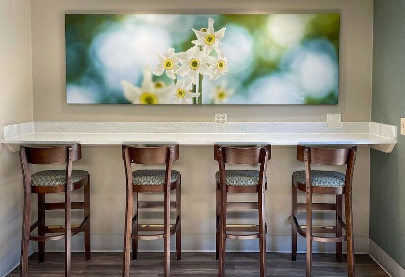 호텔 Clarion Pointe Atlanta Airport College Park