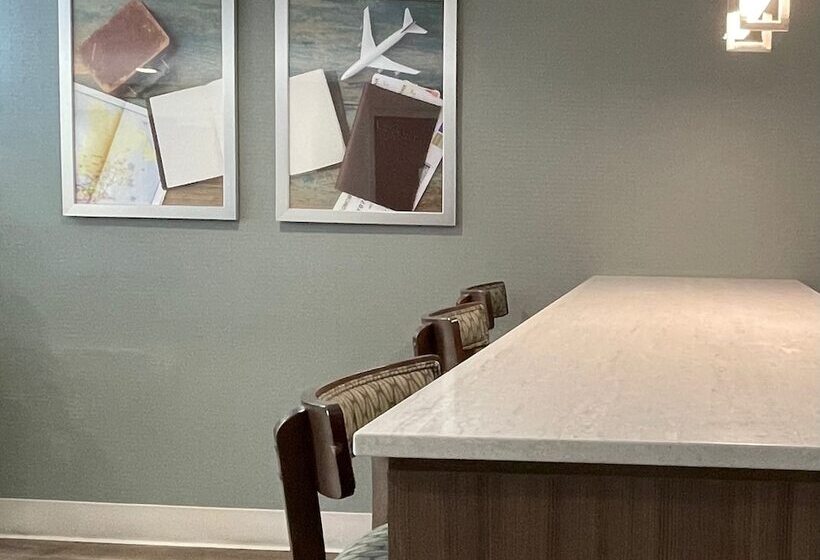 酒店 Clarion Pointe Atlanta Airport College Park