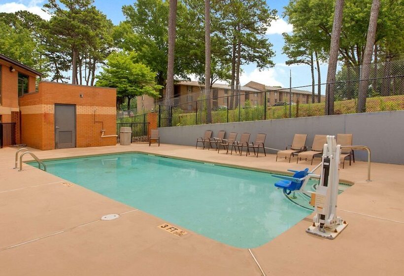 هتل Clarion Pointe Atlanta Airport College Park
