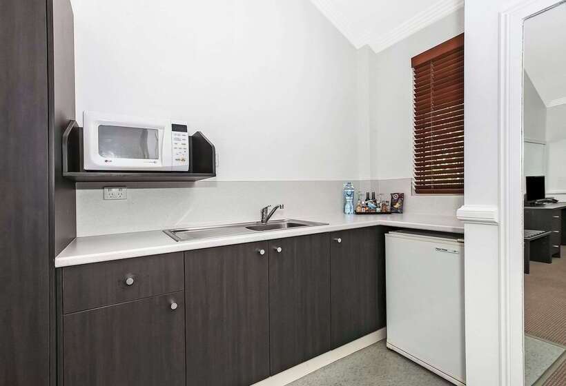 فندق Comfort Inn & Apartments Northgate Airport