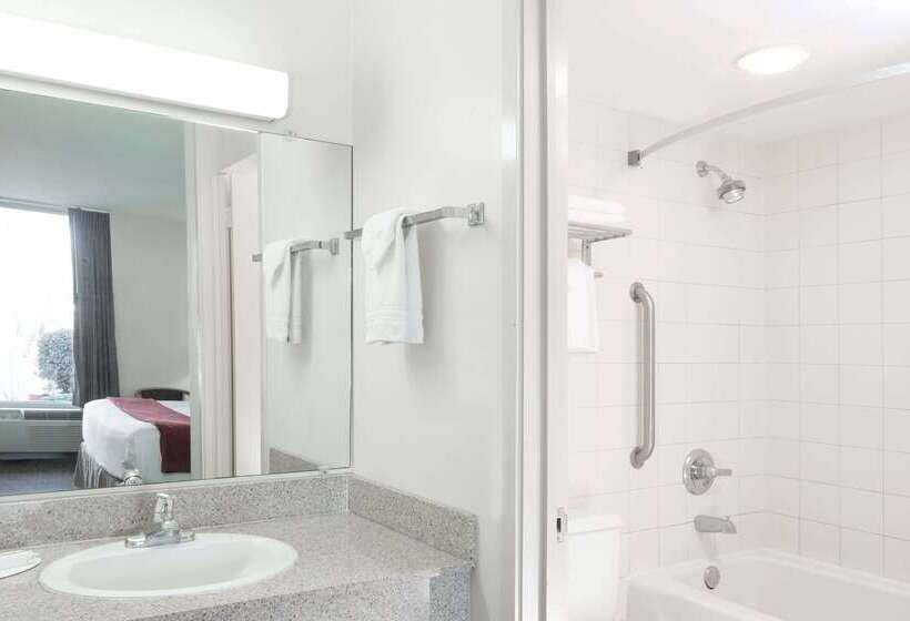 فندق Days Inn By Wyndham Adel I 75